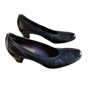 Elegant Black Leather Pumps